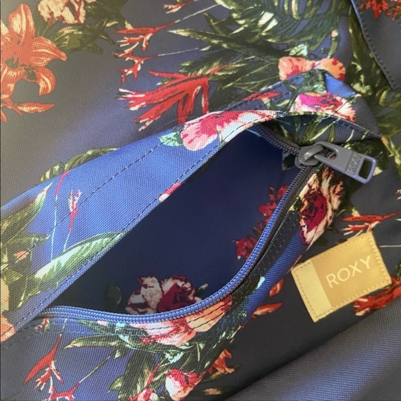 NWT adorable Roxy backpack “sugar baby”, blue w tropic print - Picture 5 of 5